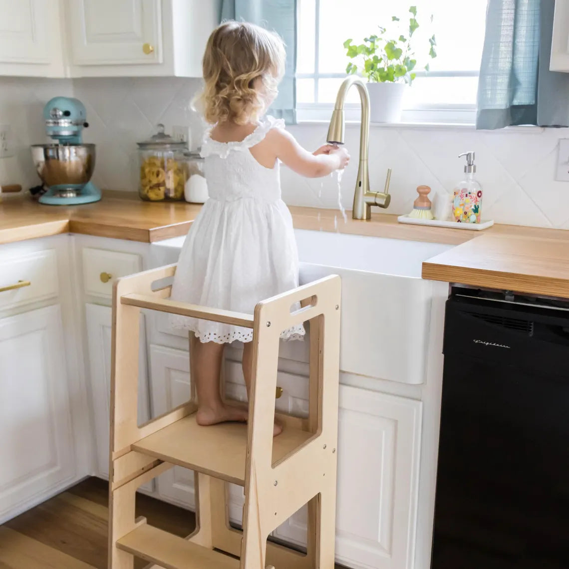 Toddler tower, Kitchen Tower Step Stool for Montessori Learning and Development in Natural wood with Adjustable Heights